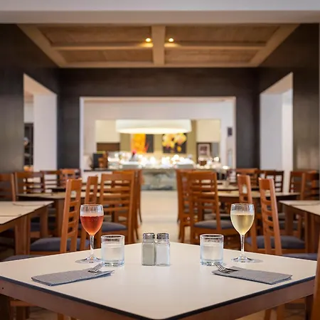 Tui Magic Life Cala Pada 酒店