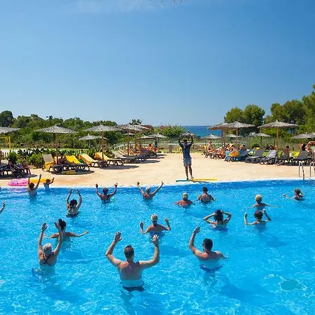 Tui Magic Life Cala Pada 圣埃乌拉利亚
